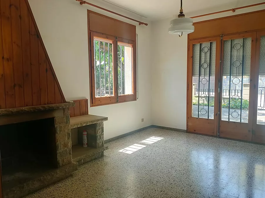 CASA EN VENTA EN EL MUNICIPIO DE  MASSANES