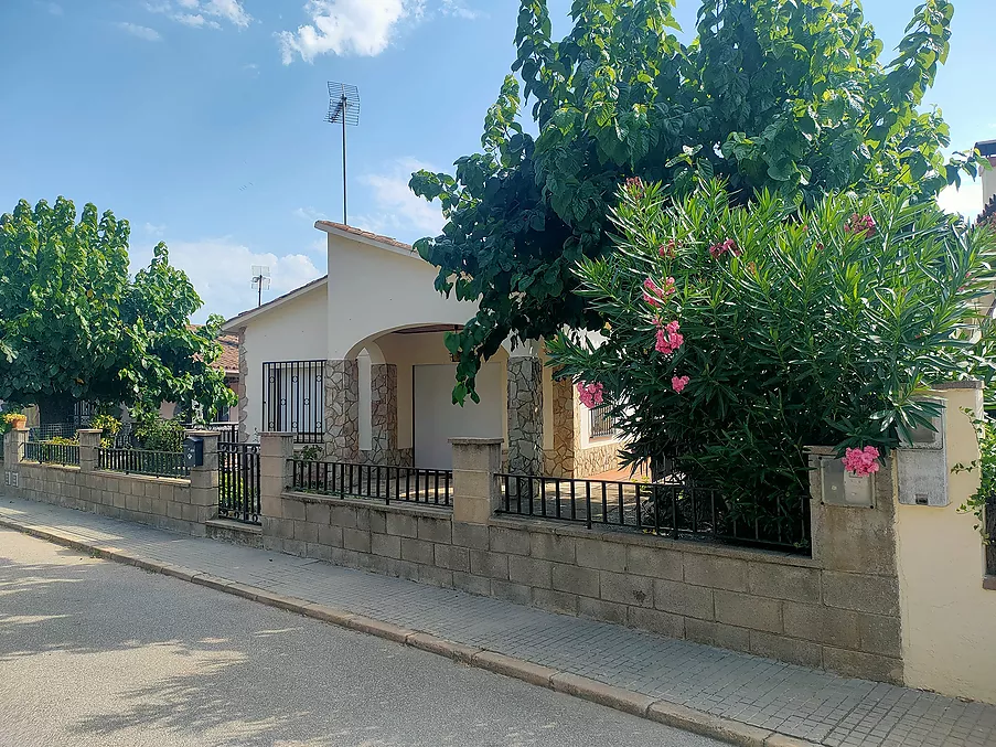 CASA EN VENTA EN EL MUNICIPIO DE  MASSANES